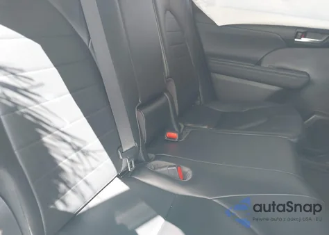 2023 Toyota Highlander Xle z USA, uszkodzony, nr VIN 5TDKDRBH9PS025068